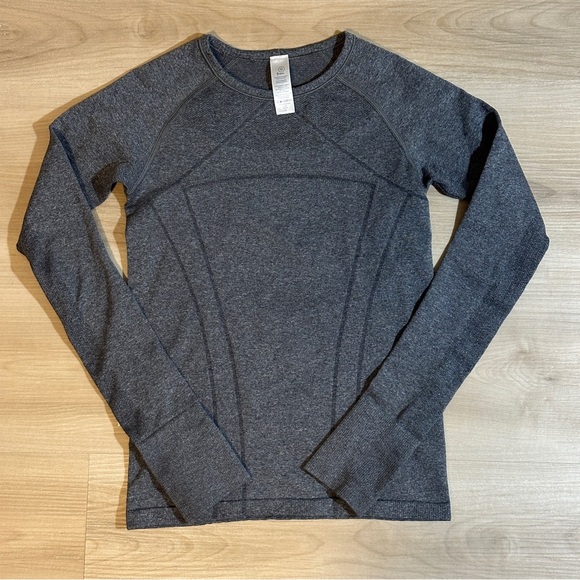 Ivivva Gray Long Sleeve Tech Athletic Shirt Size 10 Slim Fit Thumbholes‎ - Picture 1 of 8
